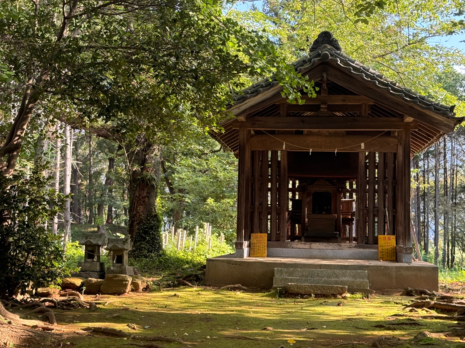 初酉神社｜古墳の丘の機織の祈り