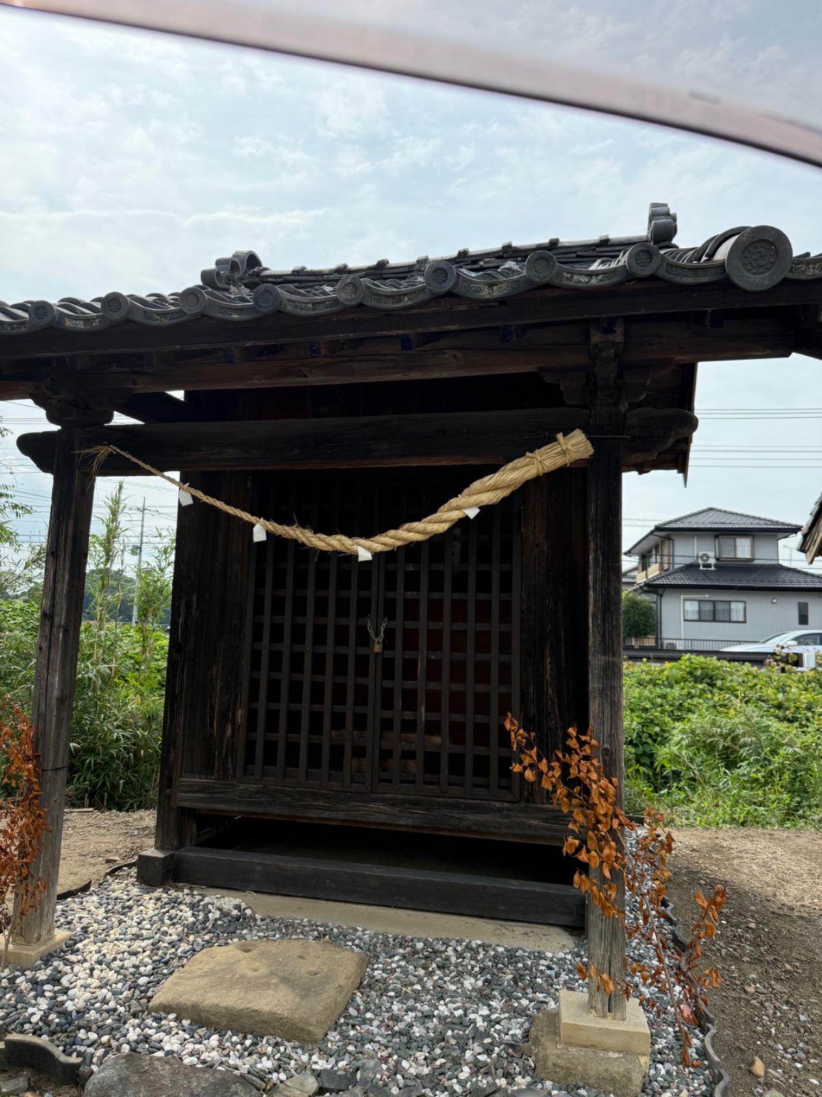 白山神社｜白山神社、寺門前の丘に