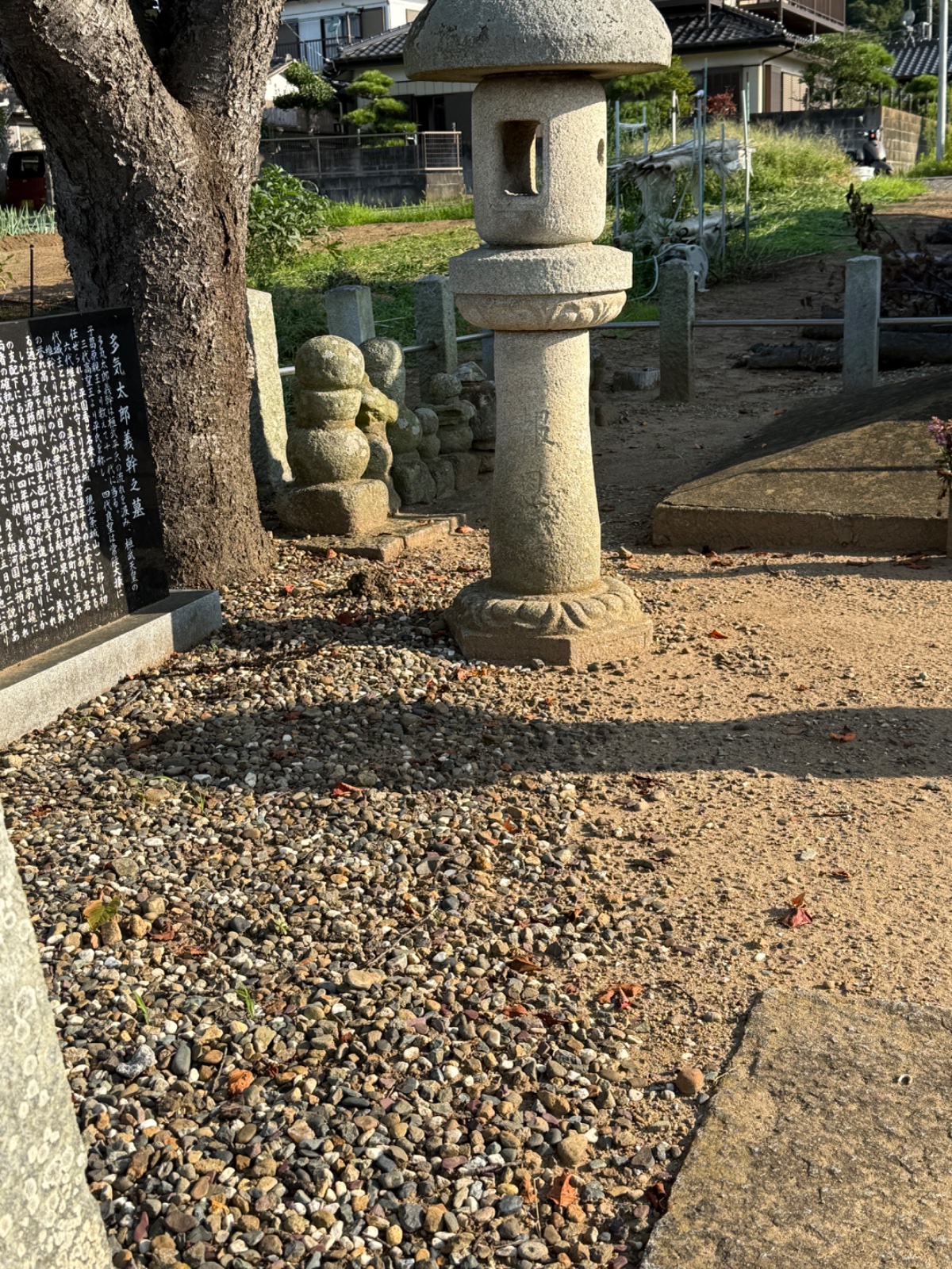 多気太郎義幹之墓｜常陸平氏の名君、裏堀に刻まれた鎮魂