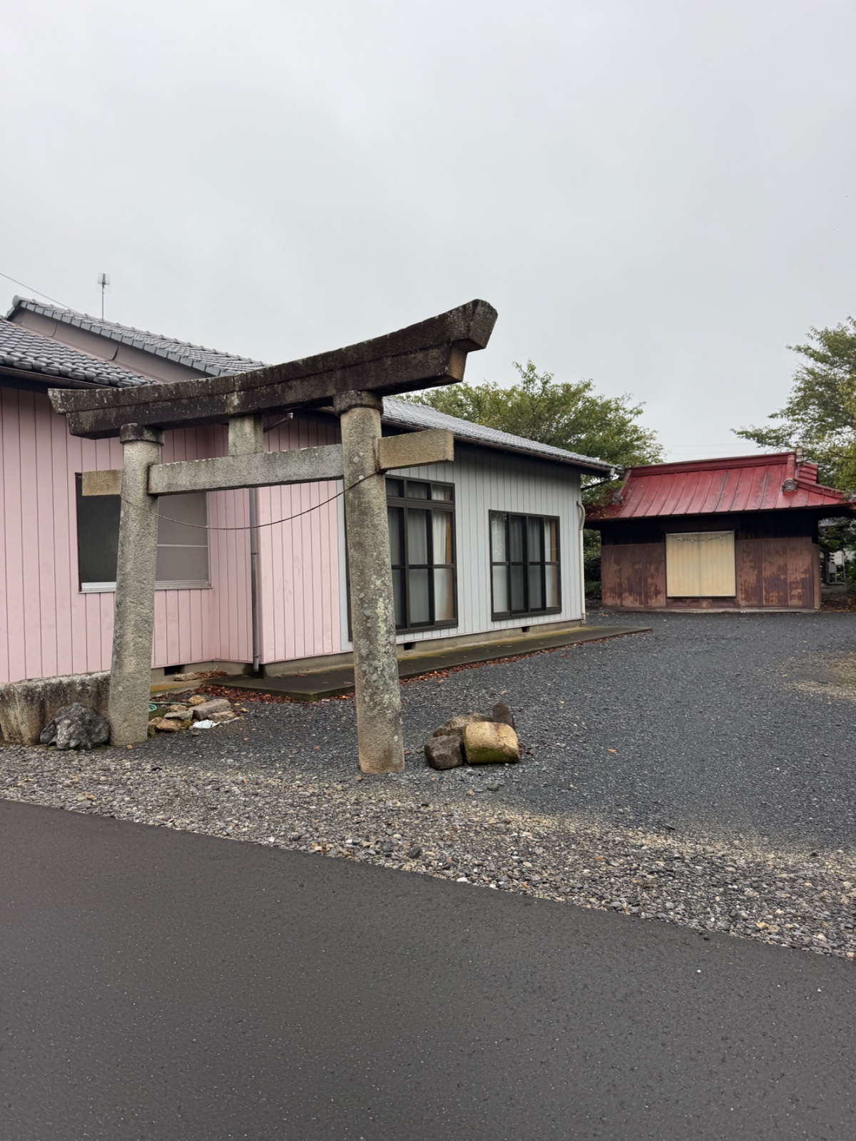 子育雷神社｜雷を子の育みに変える、城跡の丘の祈り